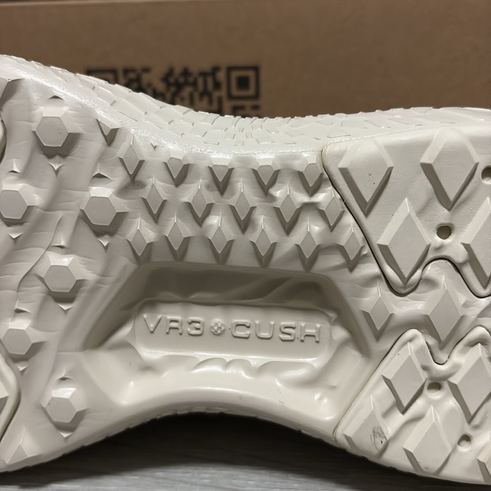 NWT Women's Vans UltraRange Neo VR3 Shoes - VN000CWESQ7 - Picture 9 of 11